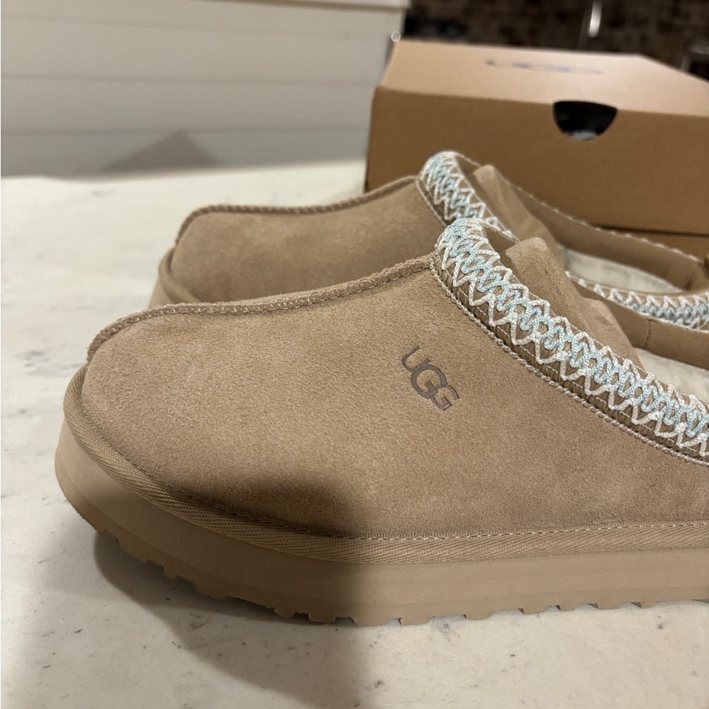UGG Tazz Platform Slipper Big Kids Size 1/2/3/4/5/6  Sand 1143776K - Picture 13 of 14